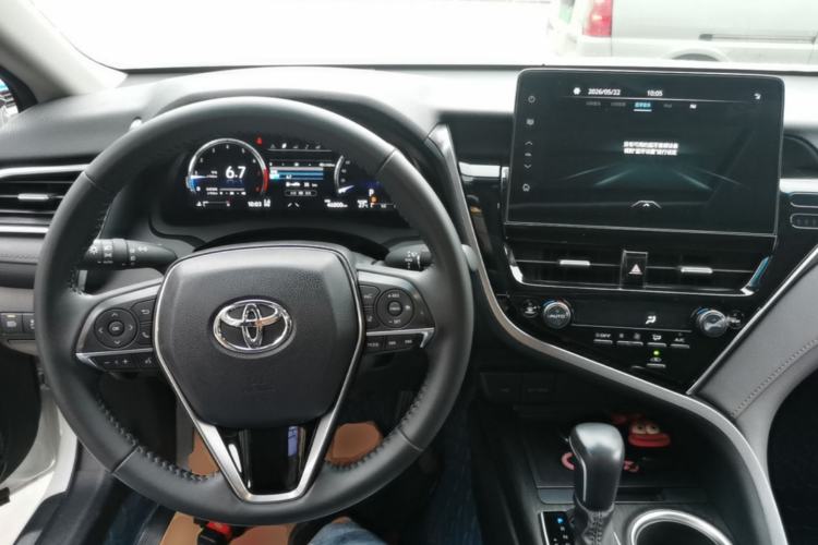 Used Toyota Camry 2021 2.5G Luxury Edition Center Console