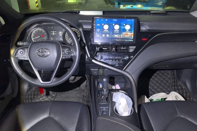 Used Toyota Camry 2021 2.0G Luxury Edition Center Console