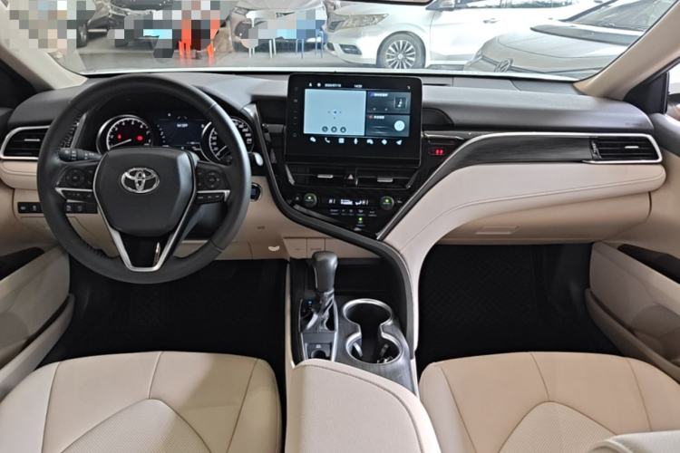Used Toyota Camry 2021 2.0G Luxury Edition Center Console