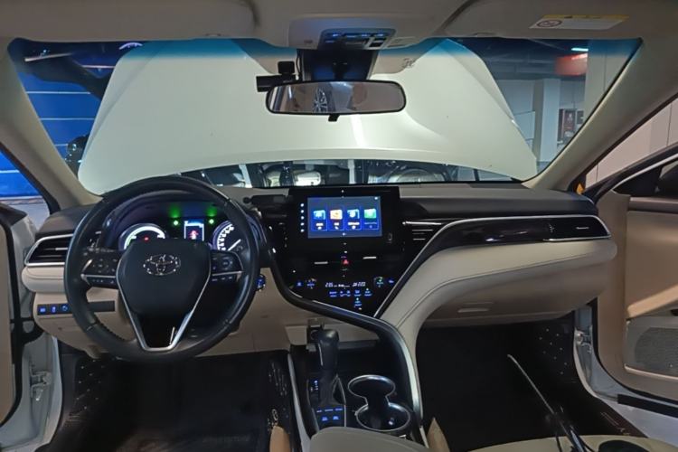 Used Toyota Camry 2021 Dual-Motor 2.5 HGVP Leading Edition Center Console
