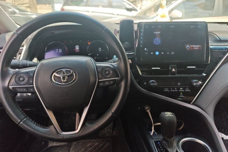 Used Toyota Camry 2021 2.5G Luxury Edition Center Console