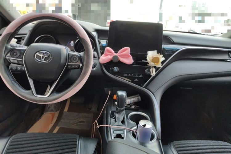Used Toyota Camry 2021 2.0G Luxury Edition Center Console