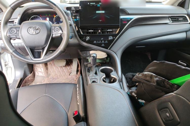 Used Toyota Camry 2021 2.5G Luxury Edition Center Console