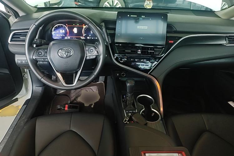 Used Toyota Camry 2021 2.5G Luxury Edition Center Console