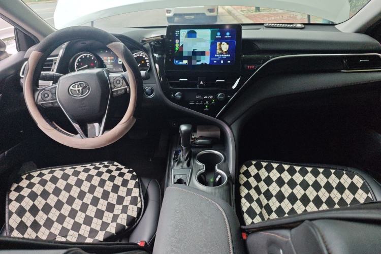 Used Toyota Camry 2021 2.0G Luxury Edition Center Console