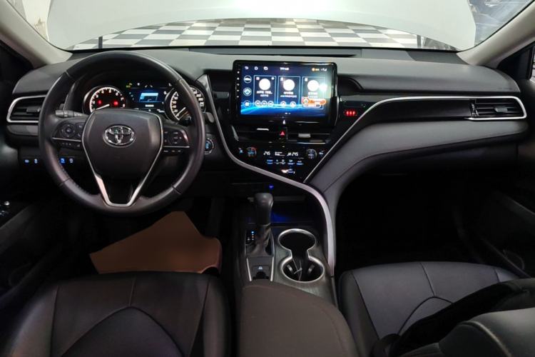Used Toyota Camry 2021 2.0G Luxury Edition Center Console