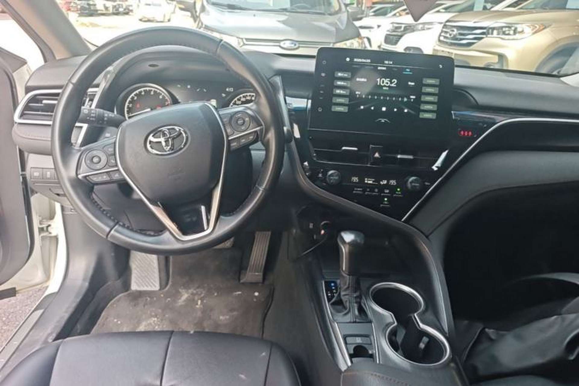 Used Toyota Camry 2021 2.0G Luxury Edition Center Console