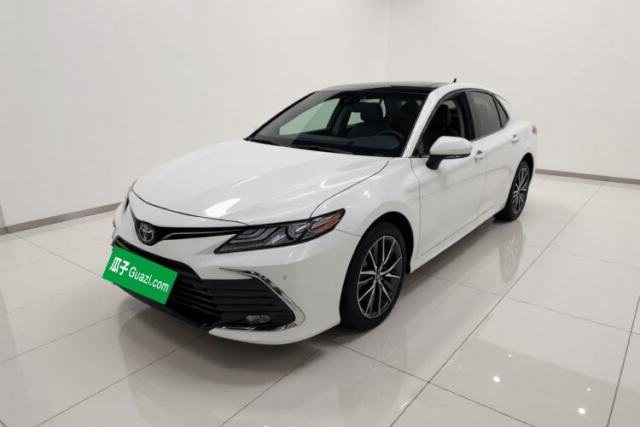 Ojetý Toyota Camry 2021 Dual-Motor 2.5HG Luxury Edition