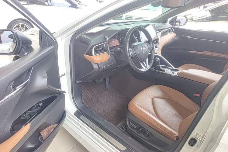 Used Toyota Camry 2021 2.5G Luxury Edition Driver Seat