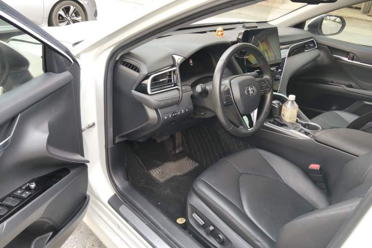 Used Toyota Camry 2021 2.5G Luxury Edition Driver Seat