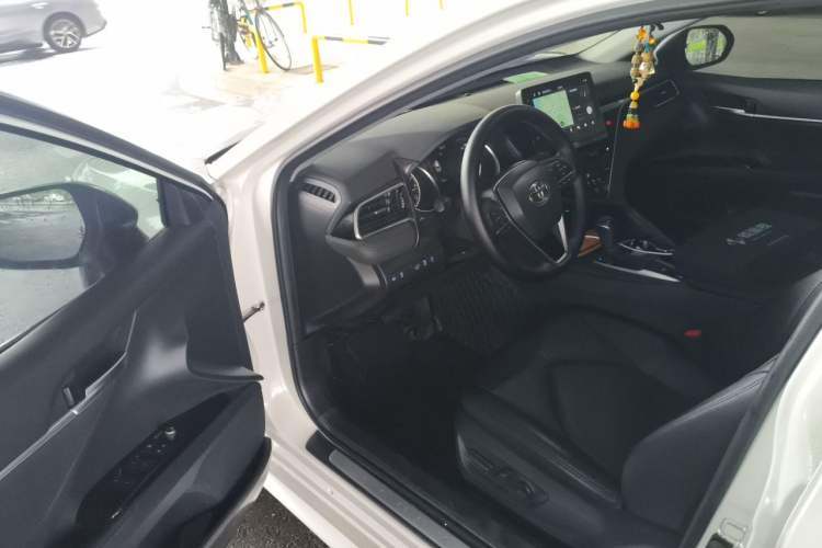 Used Toyota Camry 2021 2.0G Luxury Edition Driver Seat