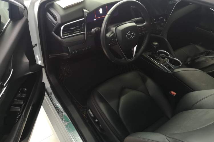Used Toyota Camry 2021 2.5G Luxury Edition Driver Seat