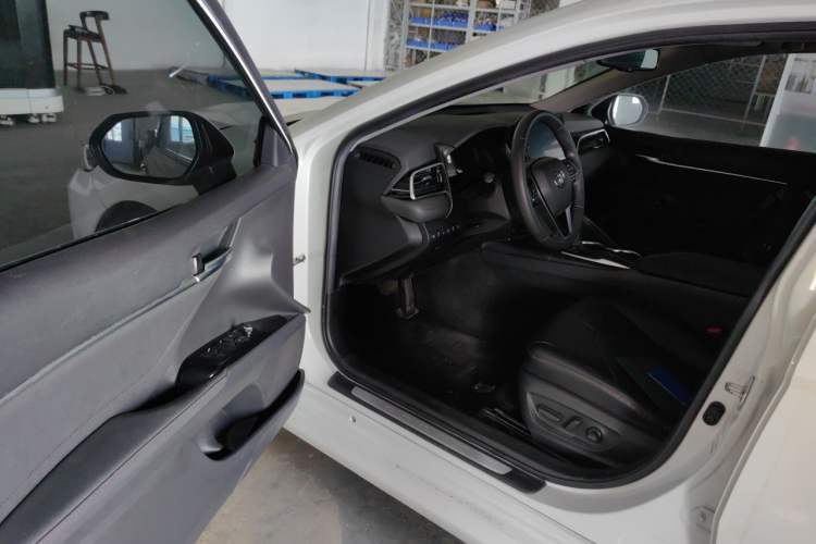 Used Toyota Camry 2021 2.5G Luxury Edition Driver Seat