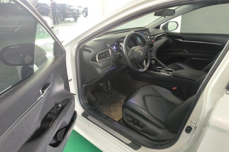 Used Toyota Camry 2021 2.0G Luxury Edition Driver Seat