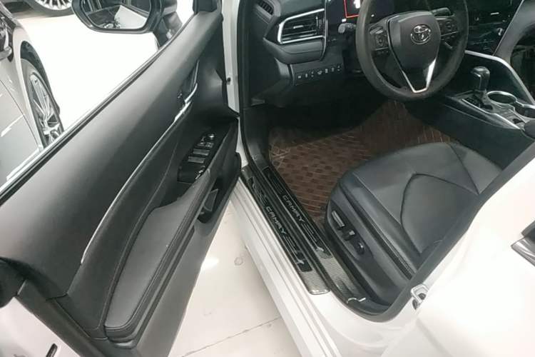 Used Toyota Camry 2021 2.5G Luxury Edition Driver Seat