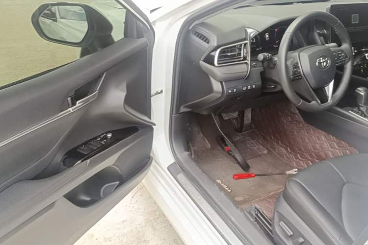 Used Toyota Camry 2021 2.5G Luxury Edition Driver Seat
