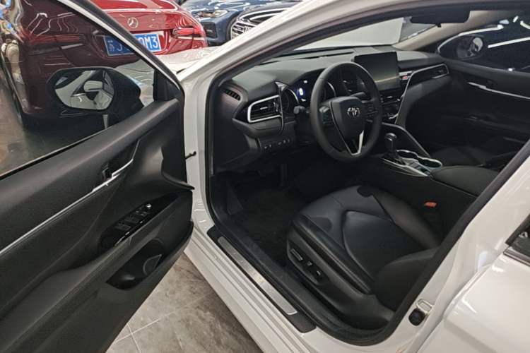 Used Toyota Camry 2021 2.0G Luxury Edition Driver Seat