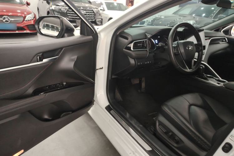 Used Toyota Camry 2021 2.0G Luxury Edition Driver Seat