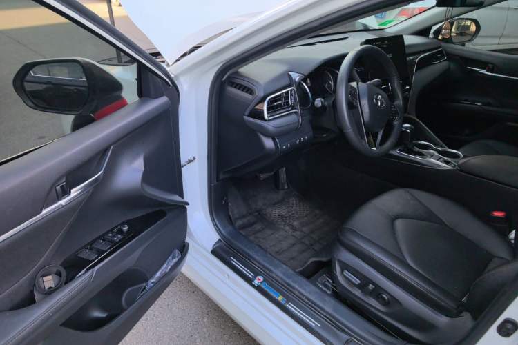 Used Toyota Camry 2021 2.0G Luxury Edition Driver Seat