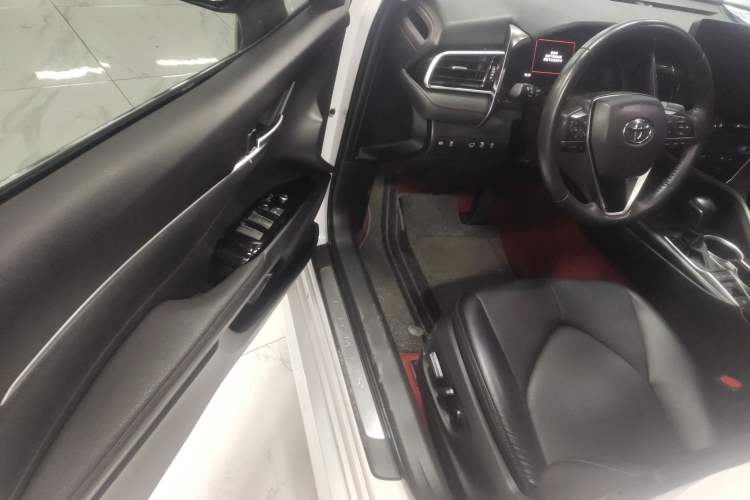 Used Toyota Camry 2021 2.5G Luxury Edition Driver Seat