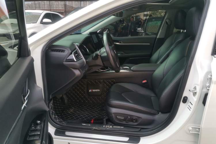 Used Toyota Camry 2021 2.0G Luxury Edition Driver Seat