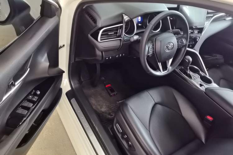 Used Toyota Camry 2021 2.0G Luxury Edition Driver Seat