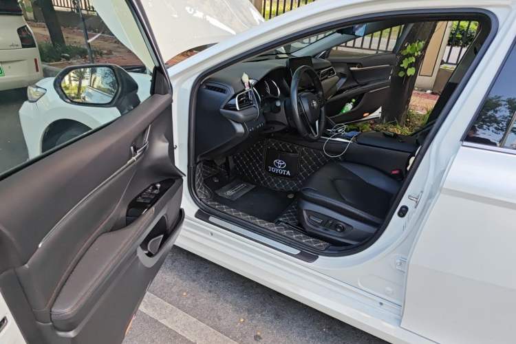 Used Toyota Camry 2021 2.0G Luxury Edition Driver Seat