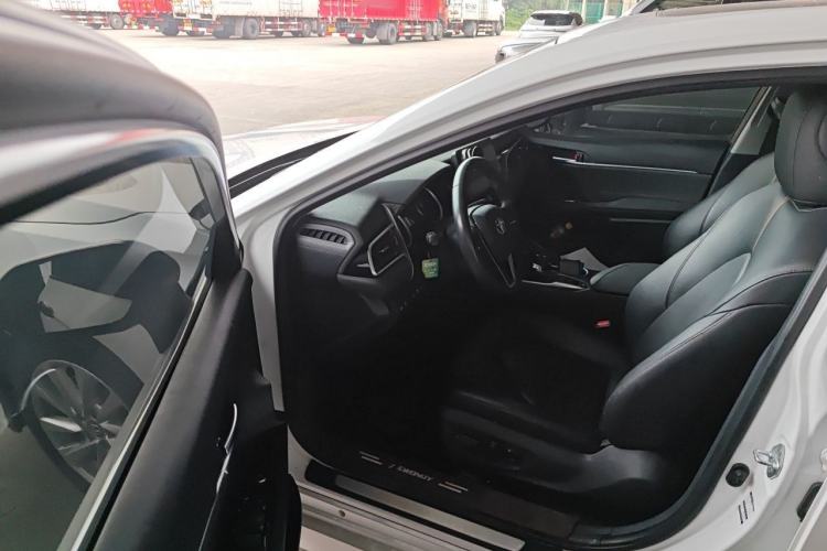 Used Toyota Camry 2021 2.0G Luxury Edition Driver Seat