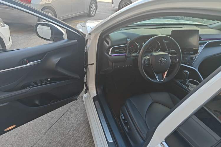 Used Toyota Camry 2021 2.0G Luxury Edition Driver Seat