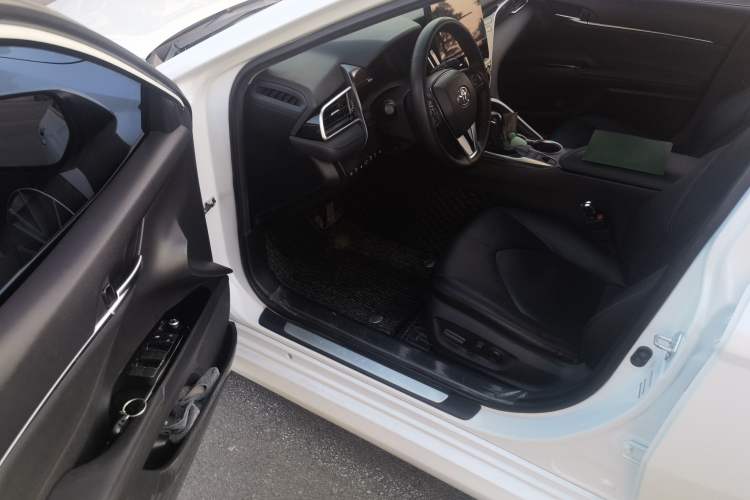 Used Toyota Camry 2021 2.5G Luxury Edition Driver Seat