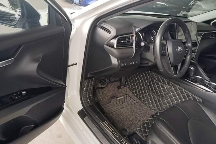 Used Toyota Camry 2021 2.0G Luxury Edition Driver Seat