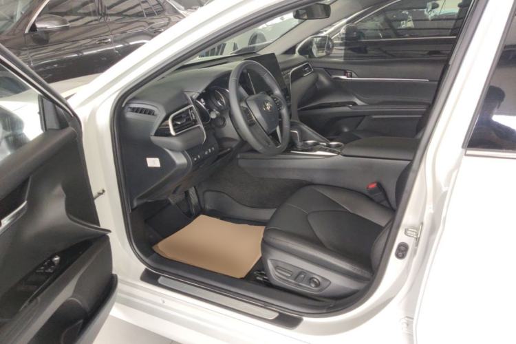 Used Toyota Camry 2021 2.0G Luxury Edition Driver Seat
