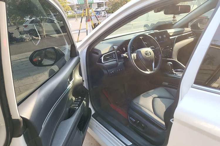 Used Toyota Camry 2021 2.5G Luxury Edition Driver Seat