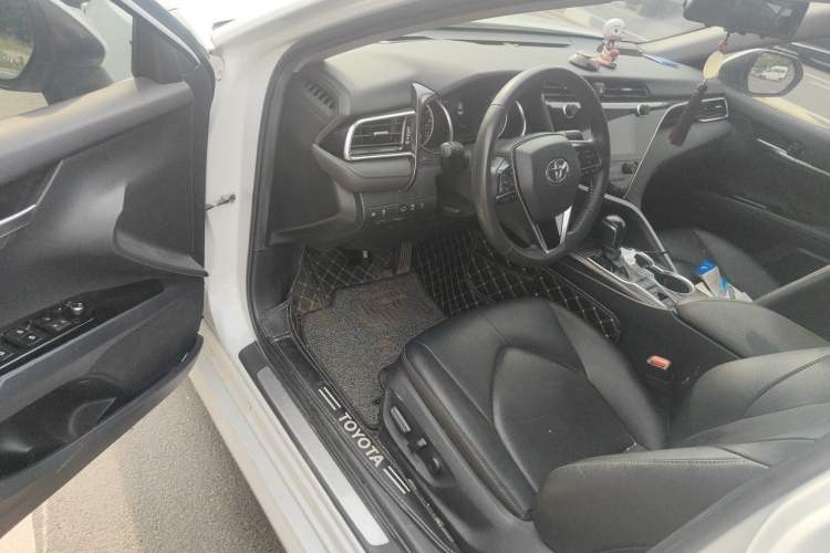 Used Toyota Camry 2021 2.5G Luxury Edition Driver Seat