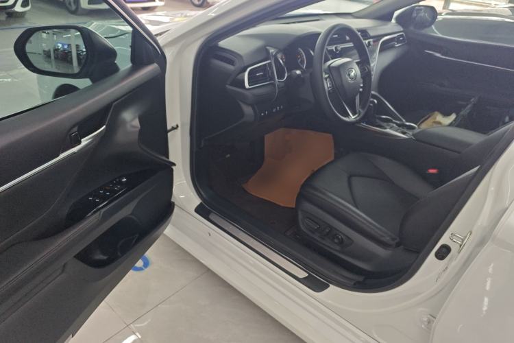 Used Toyota Camry 2021 2.0G Luxury Edition Driver Seat