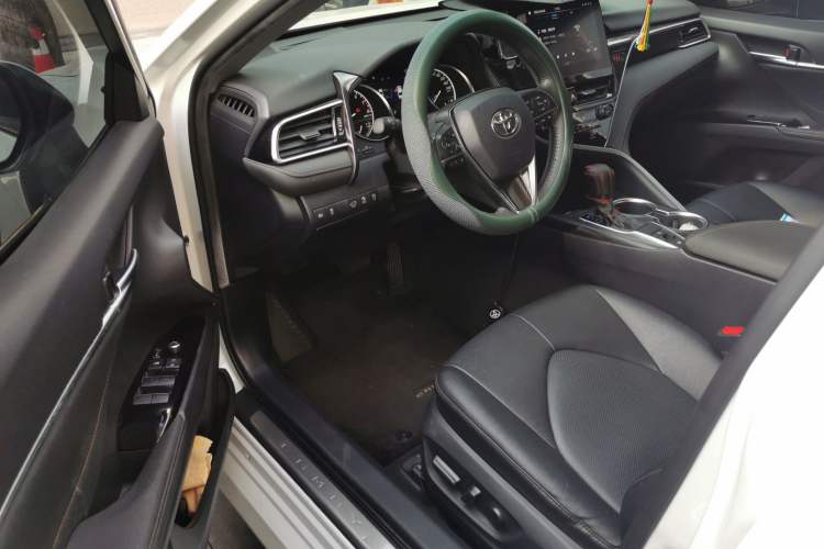 Used Toyota Camry 2021 2.0G Luxury Edition Driver Seat