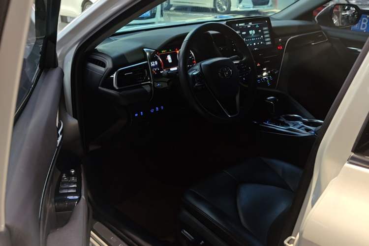 Used Toyota Camry 2021 2.5G Luxury Edition Driver Seat