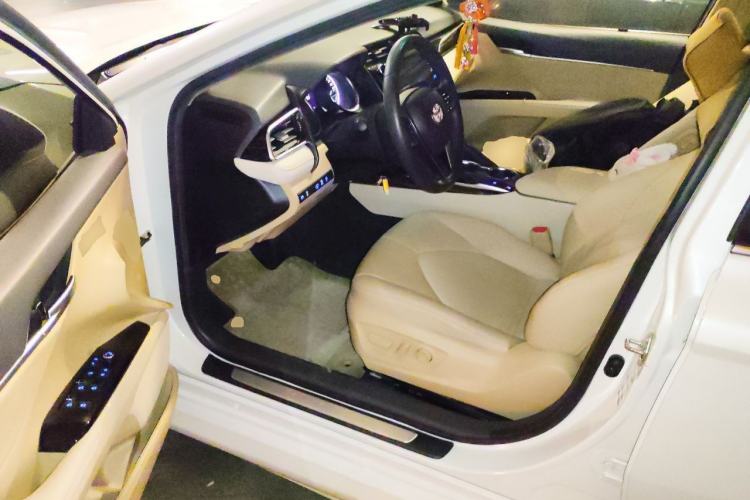 Used Toyota Camry 2021 2.0G Luxury Edition Driver Seat