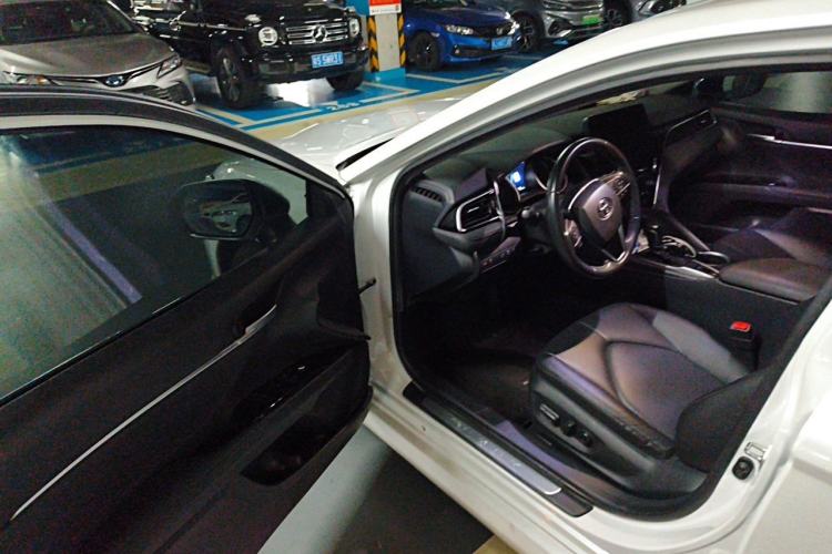 Used Toyota Camry 2021 2.0G Luxury Edition Driver Seat