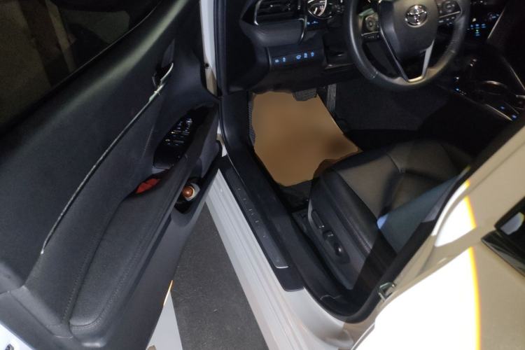 Used Toyota Camry 2021 2.0G Luxury Edition Driver Seat