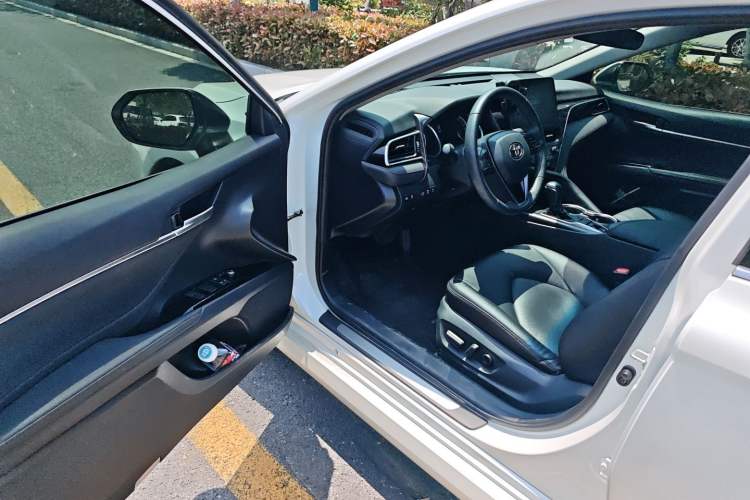 Used Toyota Camry 2021 2.0G Luxury Edition Driver Seat