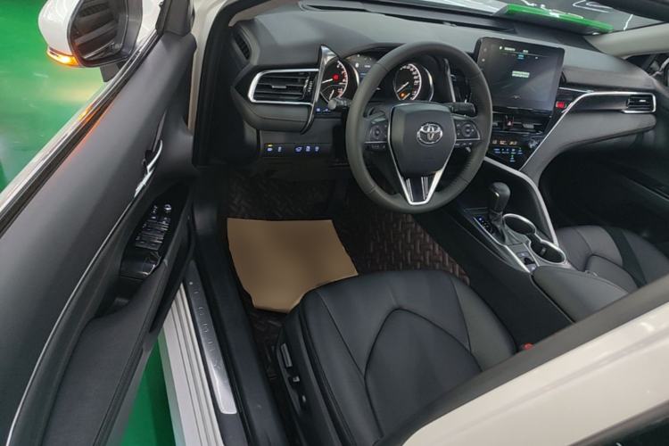 Used Toyota Camry 2021 2.0G Luxury Edition Driver Seat