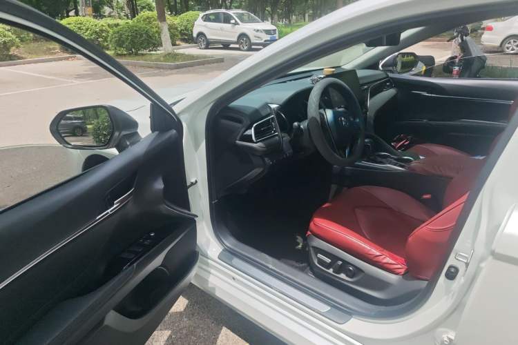 Used Toyota Camry 2021 2.0G Luxury Edition Driver Seat
