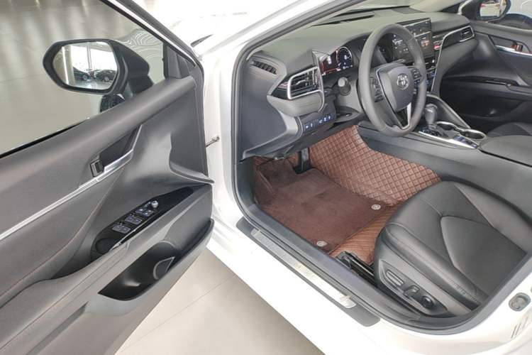 Used Toyota Camry 2021 2.5G Luxury Edition Driver Seat