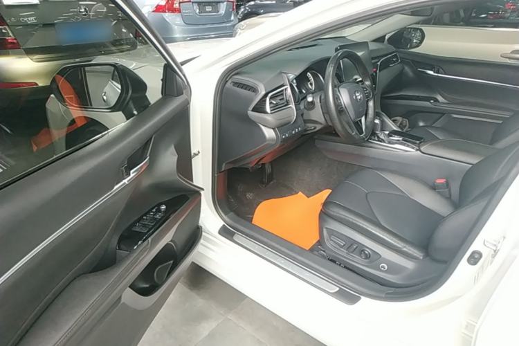 Used Toyota Camry 2021 2.0G Luxury Edition Driver Seat