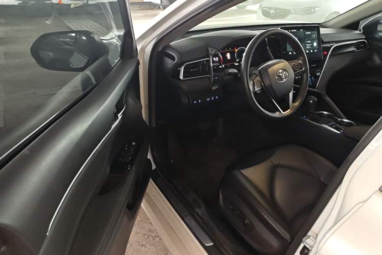 Used Toyota Camry 2021 2.5G Luxury Edition Driver Seat