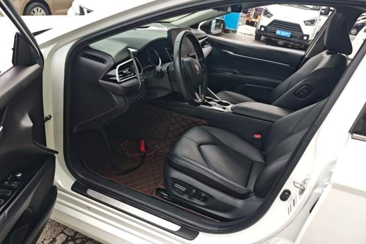 Used Toyota Camry 2021 2.0G Luxury Edition Driver Seat