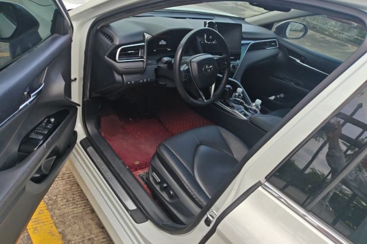 Used Toyota Camry 2021 2.5G Luxury Edition Driver Seat