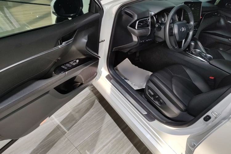 Used Toyota Camry 2021 2.0G Luxury Edition Driver Seat