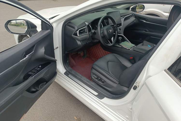 Used Toyota Camry 2021 2.0G Luxury Edition Driver Seat